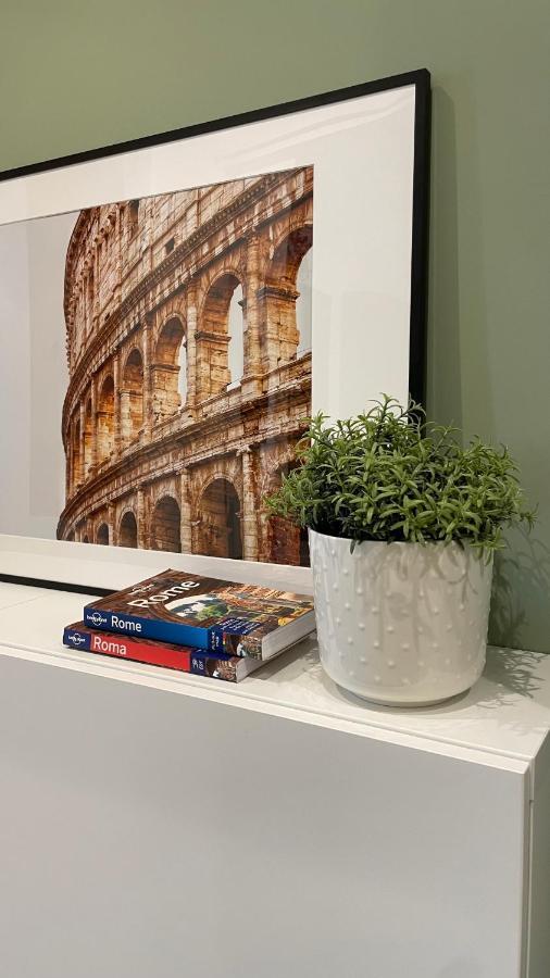 633 Appia Design * Rom
