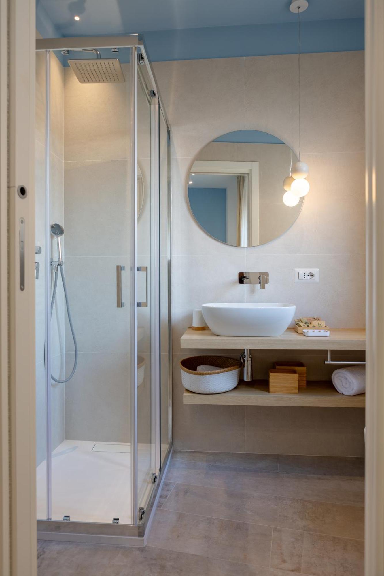 633 Appia Design * Rom